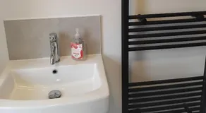 A room in a house - Image 2
