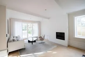Renovated Swedish Villa With Lake View And Terrace Near Beach - Image 2