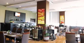 @Hom Premiere Cilacap Hotel - Image 5