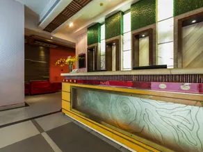 24K International Hotels Nanjing Road Pedestrian Street - Image 2