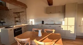Au 8 à Meursault, Magnifique maison Bourguignonne au pied des vignes, jardin, places de parking privée - Image 5