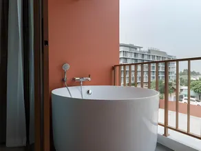 Blu Monkey Hub and Hotel Bangsaen - Image 4