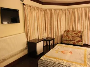 Lockwood Hotel Murree - Image 3