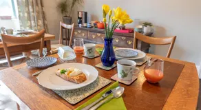 Nutsford House Bed & Breakfast - Image 5
