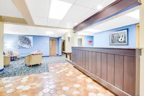 Super 8 by Wyndham Port Clinton - Image 2