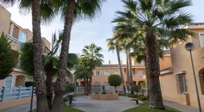 Chill out # NETFLIX # Playa a 8min # Familia # Apartamento - Image 4