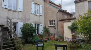 Escapade touristique: gîte avec 2 chambres, TV et cuisine équipée à Bazoches-les-Gallerandes - Image 4