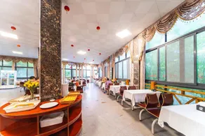 Qiangui Liuguang Hot Spring Hotel - Image 2