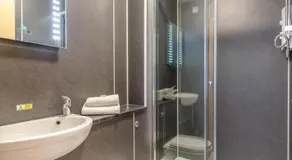 Apartment with Access to Pool Spa & Soft play - Image 2