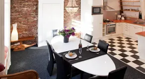 Canal Holiday Apartment - Image 5