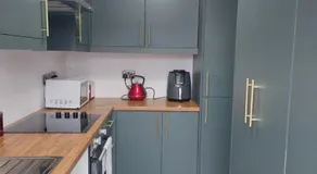 Heathrow Windsor Guest house with Airport parking at 8gbp per night - Image 3
