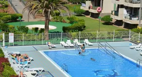 Merveilleux appartement adapté aux familles avec terrasse et piscine - Image 4