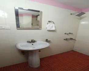 OYO 30877 Hotel Chiterkoot - Image 4