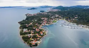 jm-Sutomišćica-holiday house on the beach - Image 5