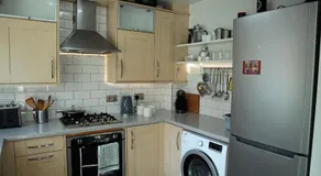 2026 Award winner In Our Liverpool Home Sleeps 5 in 2 Double & 1 Single Bedrooms - Image 3