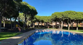 Casa familiar con piscina junto a la playa - Image 3