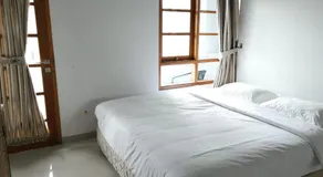 Tiray Homestay Syariah Yogyakarta Mitra RedDoorz - Image 2