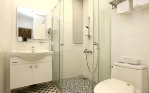 Yapo Bed and Breakfast - Image 5