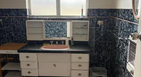 Springvale Hub - Beautiful & spacious queen bed room - Image 3