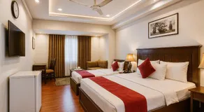 Diplomat Hotel - Image 2