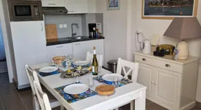 Charmant T3 plain-pied avec terrasse privée, parking gratuit et piscine à Baden - Image 4