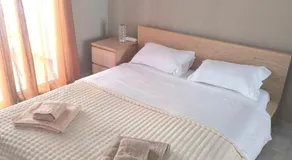 PEREA Luxury aprt with balcony and Free Save Parking with Remote Control - Image 5