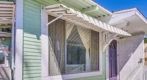 Walk to Eats! Commuter-Friendly Apt in Van Nuys - Image 4