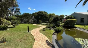 Woodbridge Island En-suite 3min Beach Secure Luxury - Image 3
