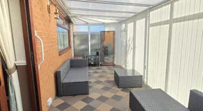 Sleeps 6 - St Helens - 50 mins to Peak District - Image 2