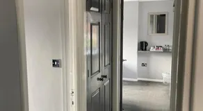 No1 Guest House - Image 4