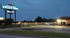 America's Value Inn - Image 3