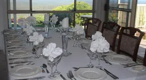Highwood Park B&B Guest Lodge - Image 4