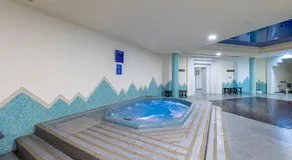 797 HOLIDAY RENTALS - BELLAGIO- Elegante piso para 6 a 1 min de la playa, con piscina interior y exterior, SPA con jacuzzi - Image 4