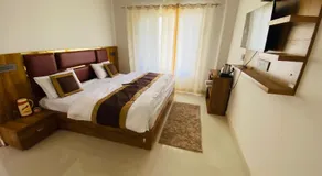 Pine hills resort and restaurant - Image 2