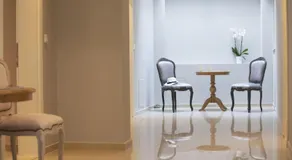 VK Luxury Suites With Private Parking - Image 5