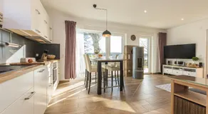 5 Sterne Ferienhaus direkt am See mit Sauna-Kamin-Garten - Image 3