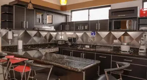 Calle 8 Suites - Image 2