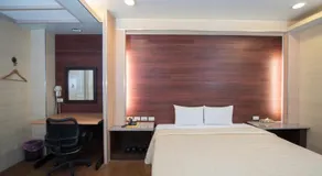 Empire Hotel - Image 4