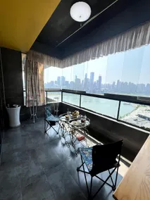 Chongqing 100 Riverside scenery View Apartment - Image 3