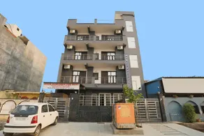 Hotel O Noida Premium Inn - Image 3
