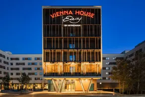 Leonardo Smart Hotel Vienna Airport - Image 1