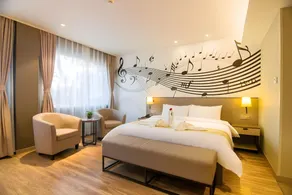 Home Inn Plus Beijing Guangqumennei Metro Station Hongrun - Image 2