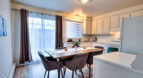 Free Parking! Montreal Comfort Value Convenience! Full Kitchen, Fast Wifi, Workspace, Smart TV! - Image 3