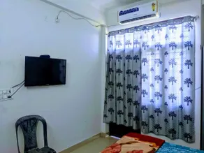 Private Room with Kitchen in Rishikesh - Image 3
