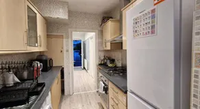 Rowan Crescent's Luxury Stay-In 3 - Image 2