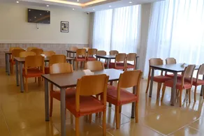 Home Inn Shanghai International Tourism Resort Xinchang Industrial Park - Image 5