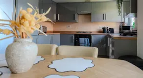 Stylish 3-Bedroom Home for Groups with Parking, Greater Manchester - Image 2