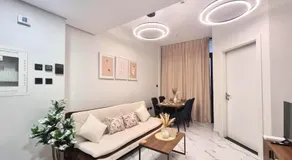 Elegant Pool-View 1BR Near Cleveland Clinic - Image 2