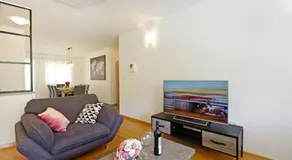 Luxurious, modern and spacious apartment with terraces - Image 2