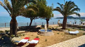 Sea Whispers Beach House - Image 4